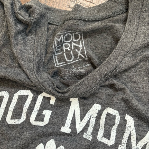 Gray Dog Mom T-Shirt - Picture 2 of 3